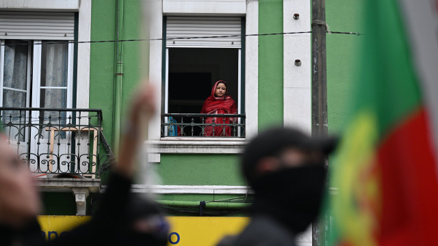 Desinformação em 2025 centrou-se na imigração. Visou sobretudo muçulmanos