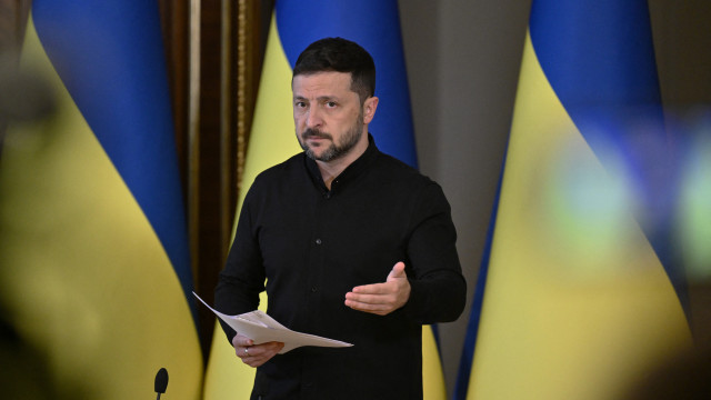 Zelensky pede sanções 
