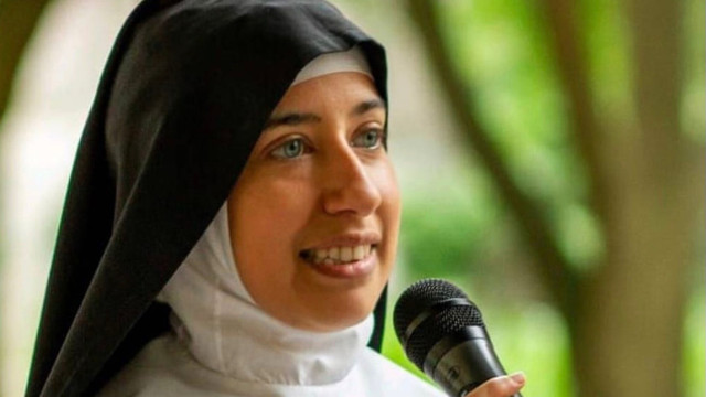 Freira diz que foi afastada de mosteiro por ser 