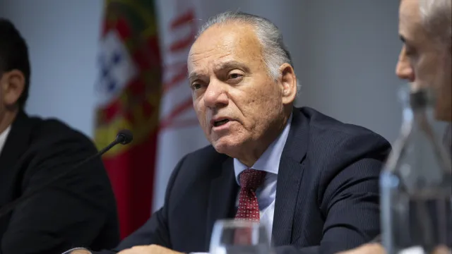 
                    PGR nega 'timings' políticos nas buscas do Ministério Público: 
