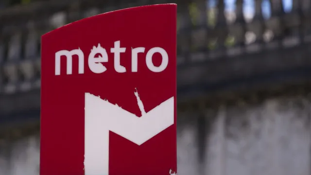 
                    Passageiros, Metro de Lisboa encerra já amanhã e só abre na 5.ª-feira
                