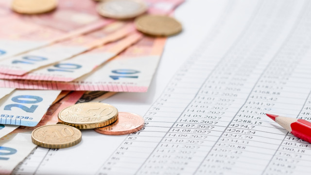 Proposta do Governo para descidas no IRS já deu entrada no Parlamento