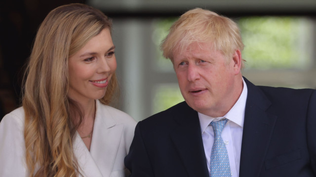 Boris Johnson foi pai... pela nona vez. Veja as imagens da pequena Poppy