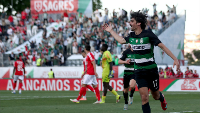 Sporting dá 'prenda' a Rui Borges e segura Francisco Trincão até 2030