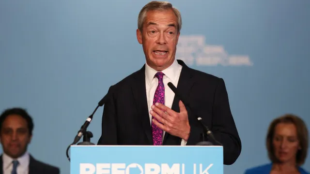 
                    Polícia britânica prende homem que ameaçou matar Nigel Farage
                