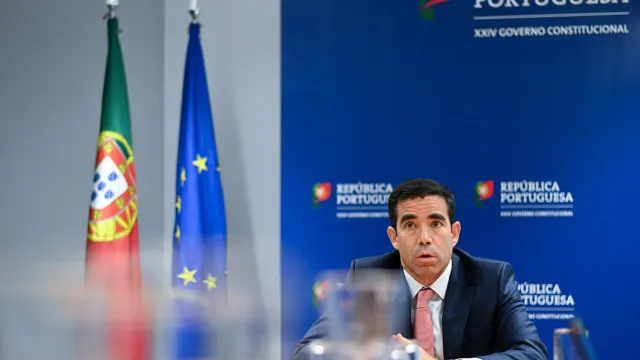 
                    Governo afasta objetivo de intervencionismo económico com fundo soberano
                