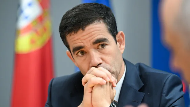 Leitão Amaro acusa PS de estar "numa fase do contra e de empata"