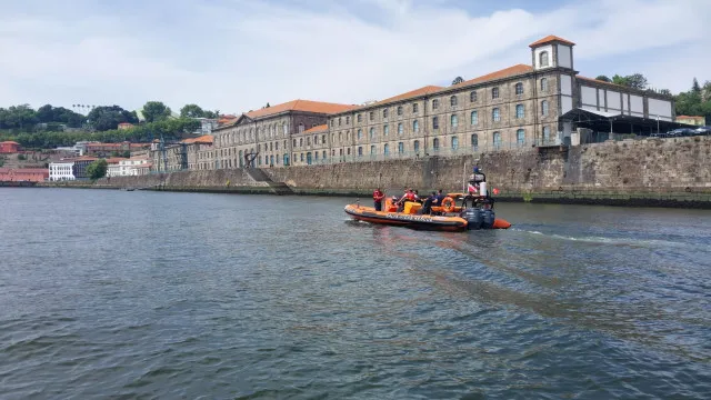 Jovem de 17 anos desapareu junto Ã  margem do Douro no Porto