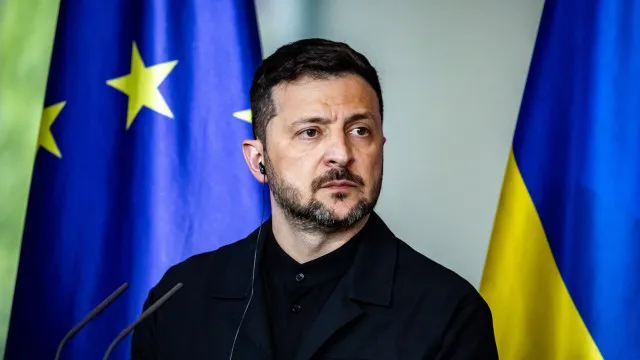 Zelensky pede unidade apÃ³s demissÃ£o contestada do ministro da Defesa