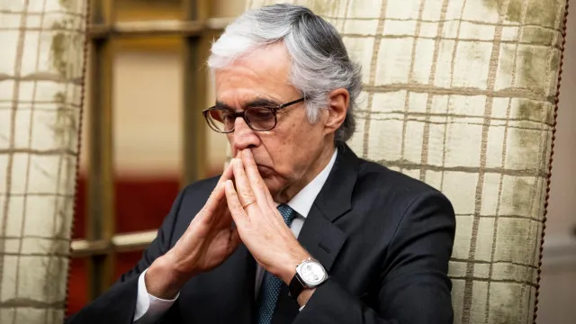 Aguiar-Branco quer debater crise de participação na vida política