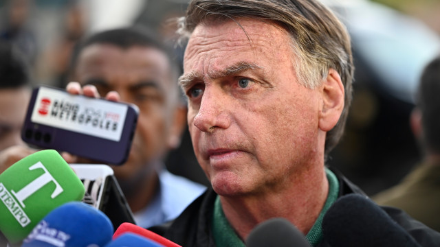 Apoio de aliados a família Bolsonaro é abalado com insistência em anistia