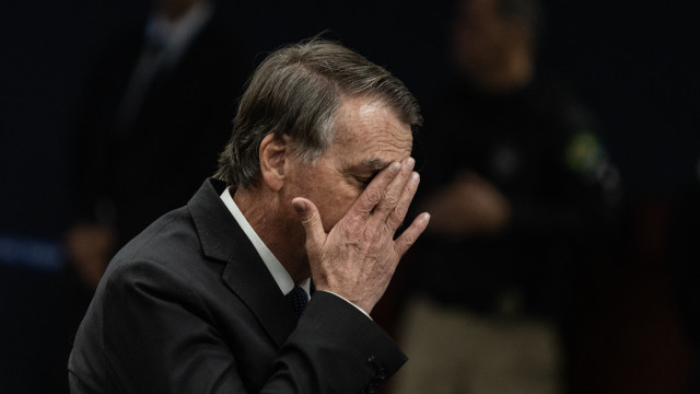 Bolsonaro não pode dar entrevistas que sejam retransmitidas nas 'redes'