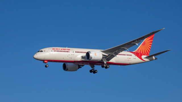 Avião da Air India faz pouso de emergência por ameaça de bomba