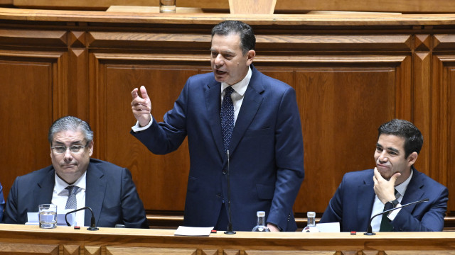 Montenegro promete apresentar redução de IRS 