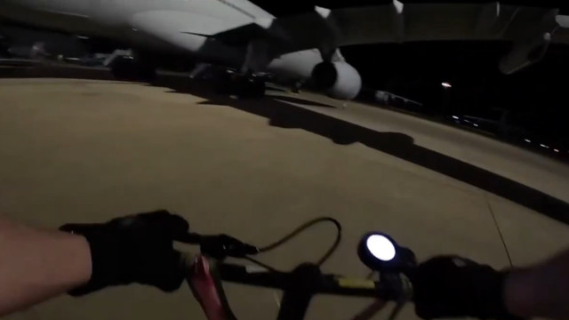 Grupo pró-Palestina invade base aérea britânica: 