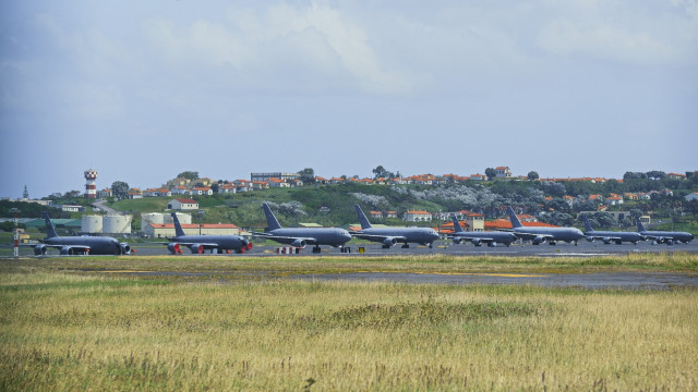 Base das Lajes recebe 12 aviões reabastecedores norte-americanos 