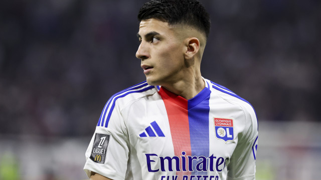 Benfica quer Thiago Almada e já sabe o preço a pagar pelo médio do Lyon