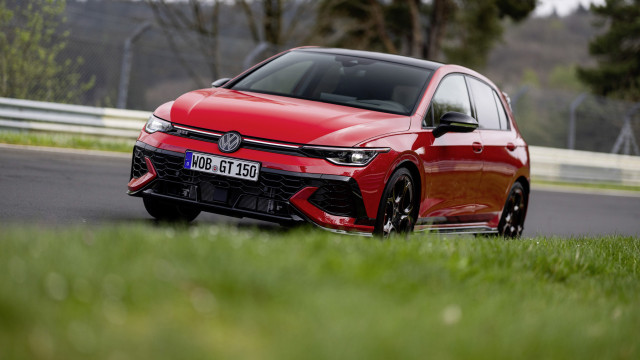 Volkswagen apresenta Golf GTI Edition 50, o mais potente de sempre