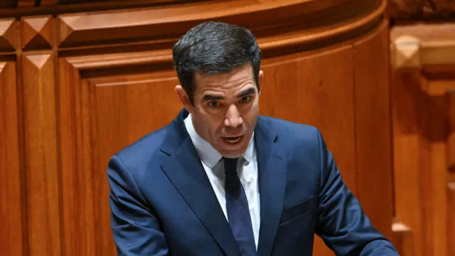 Governo pede que AR não escolha subversão e cita Presidente da República
