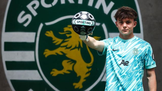 Oficial: Sporting 'amarra' jovem campeão europeu por Portugal