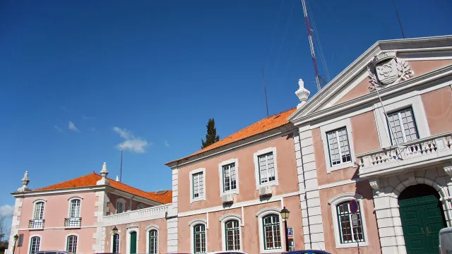 Mau tempo: Circulação pedonal reposta em Algés após dois meses de obras