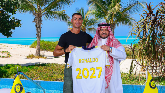 Oficial: Cristiano Ronaldo renova contrato com o Al Nassr até 2027
