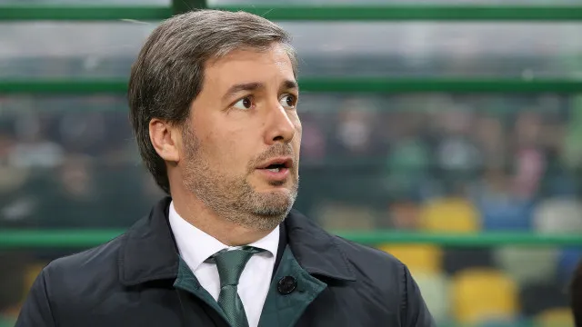 
                    Bruno de Carvalho e a polémica na arbitragem: 