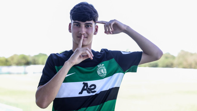 Oficial: Sporting 'amarra' jovem que idolatra Hjulmand e Daniel Bragança