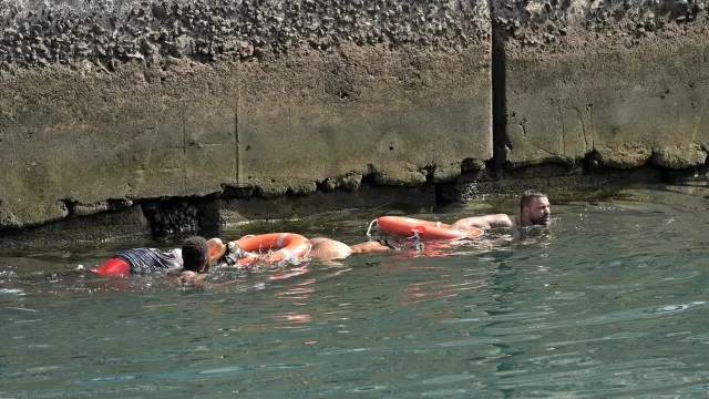 Resgatadas de madrugada 136 pessoas ao largo das Canárias