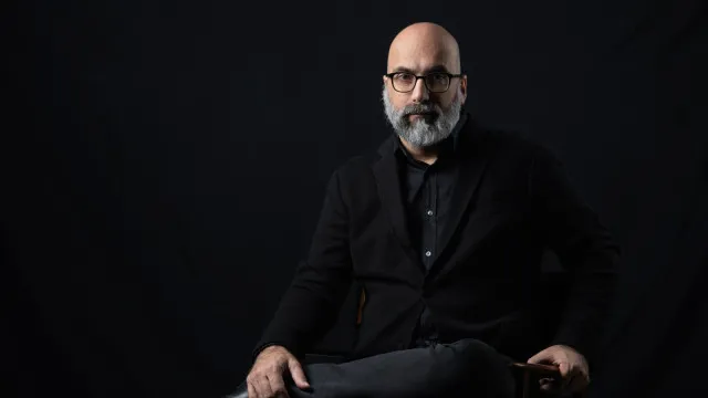 
                    Valter Hugo Mãe em Brasília defende que futuro está nas mulheres
                