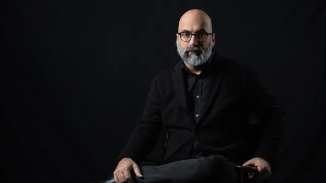 
                    Valter Hugo Mãe em Brasília defende que futuro está nas mulheres
                
