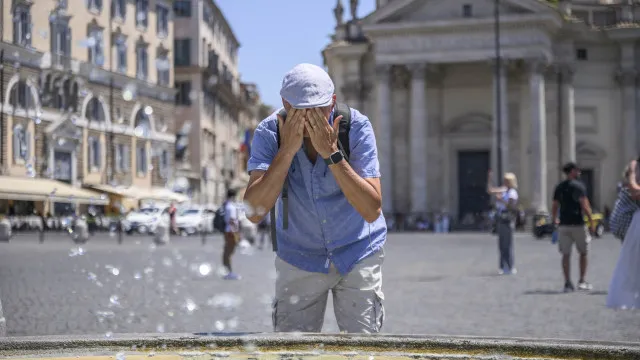 
                    França e Itália emitem aviso vermelho devido à onda de calor
                