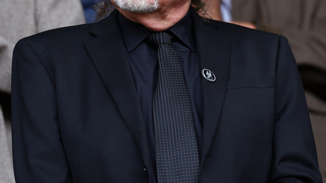 Robert Plant, vocalista dos Led Zeppelin, reage à morte de Diogo Jota