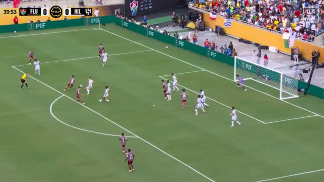 Este erro de João Cancelo no Al Hilal valeu um golaço do Fluminense 