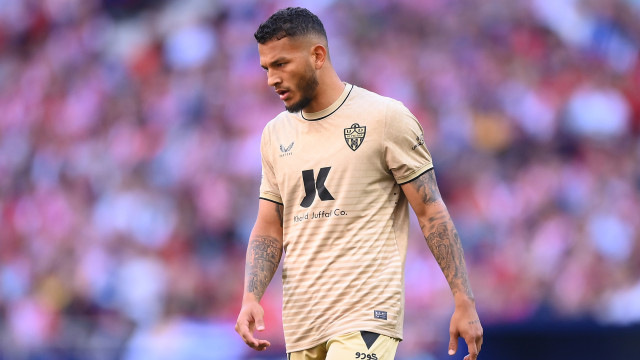 Sporting na pista de Luis Suárez? Almería esclarece futuro do colombiano