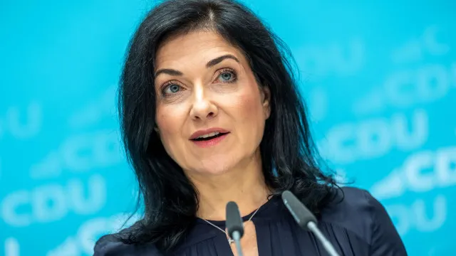 Ministra alemã pede na China cadeias de abastecimento "seguras e abertas"