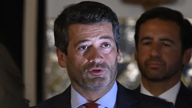 MP abre inquÃ©rito Ã  invasÃ£o ao gabinete de AndrÃ© Ventura na AR