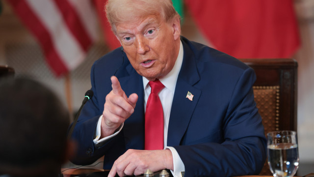 Carta em que Trump taxa Brasil em 50% cita 'caça às bruxas' a Bolsonaro