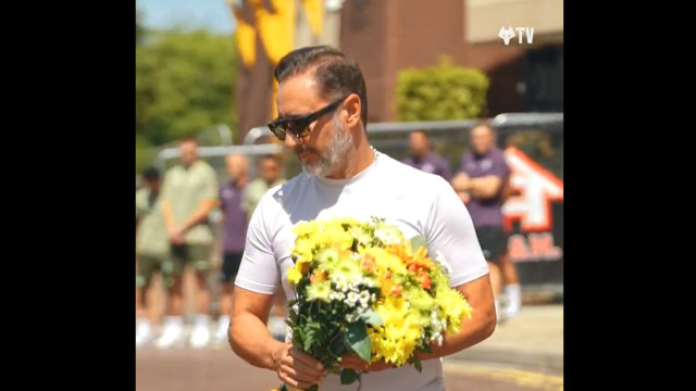 Vítor Pereira lidera homenagem do Wolverhampton a Diogo Jota
