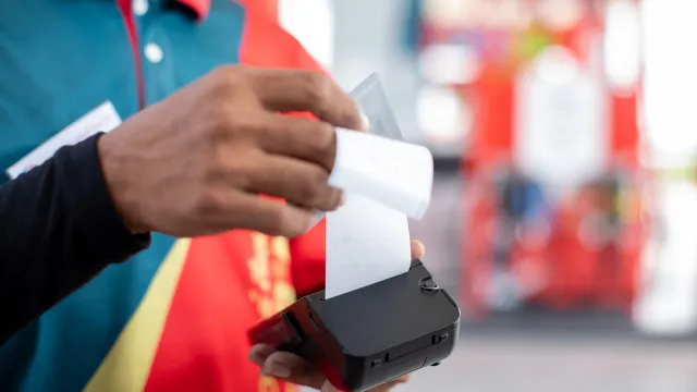 
                    Atenção! Há postos que só baixam o preço dos combustíveis à 3.ª-feira
                