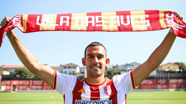 Oficial: Campeão da segunda divisão de Espanha reforça o AVS