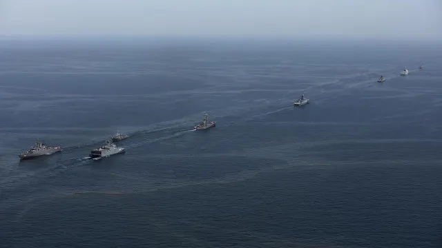 
                    EUA dizem ter intercetado navio que tentava chegar a porto iraniano
                