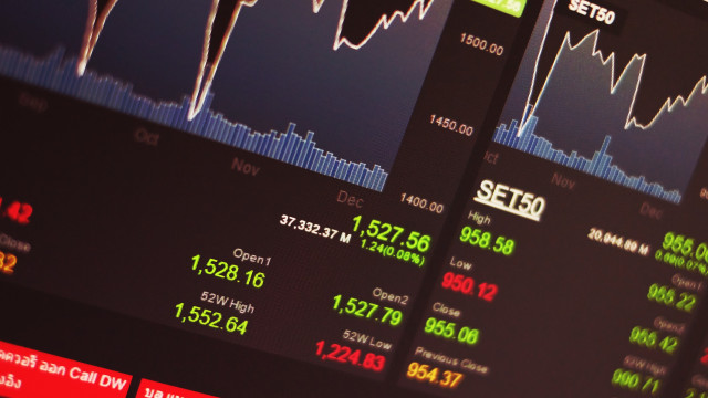 Bolsas europeias abrem em baixa. Investidores aguardam por reunião
