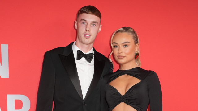 Cole Palmer deixa de seguir namorada após confessar