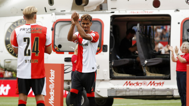 Centro das atenções. Gonçalo Borges chegou ao Feyenoord... de helicóptero