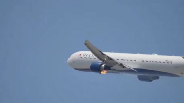 Motor de avião incendeia-se após descolar em Los Angeles. Veja o momento