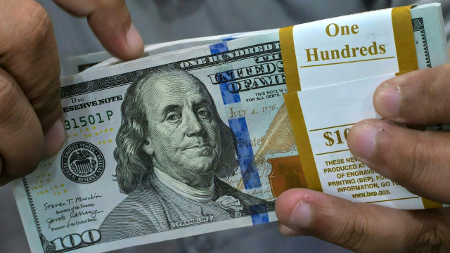 Medianas do Focus para cotação do dólar entre 2025 e 2028 ficam estáveis