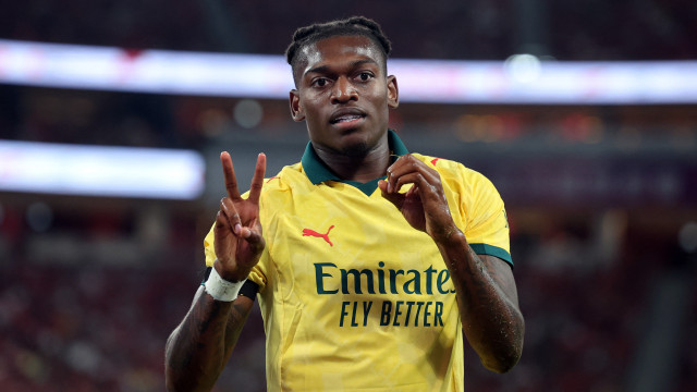 Diogo Jota nas camisolas do Liverpool. Homenagem maior foi de Rafael Leão