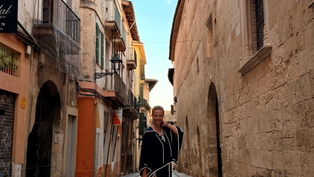 Cristina Ferreira feliz nas férias. 