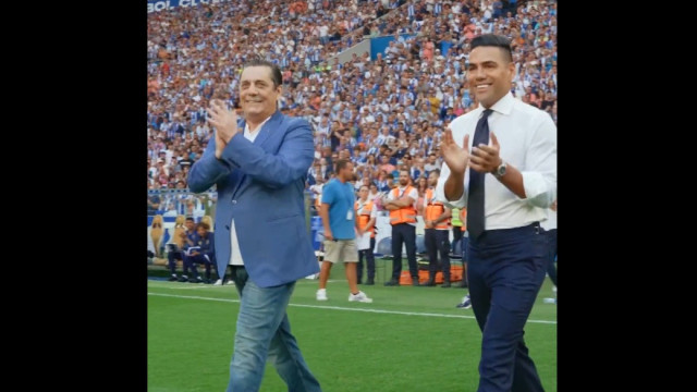 Paulo Futre e Falcao subiram ao relvado do Dragão... e aconteceu isto